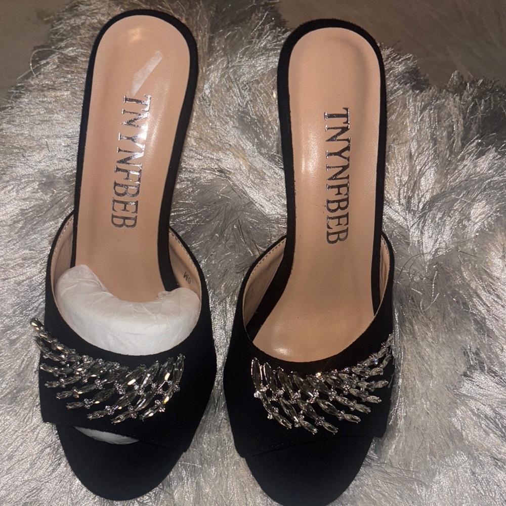 Elegant Black Heels with Crystal Detailing